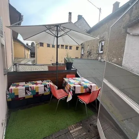 Charming 2 Bedroom House With Cozy Attic In Scenic Perfect For Families! Holiday home *