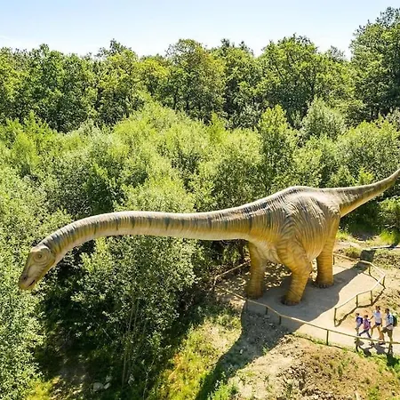 Charming 2 Bedroom House With Cozy Attic In Scenic Perfect For Families! Dom wakacyjny *