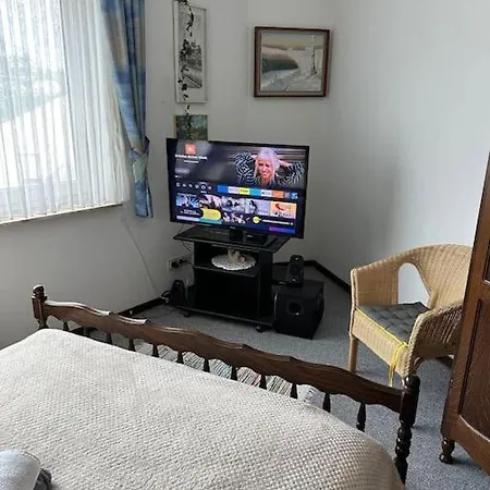 Charming 2 Bedroom House With Cozy Attic In Scenic Perfect For Families! Ferschweiler