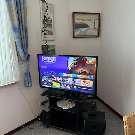 Charming 2 Bedroom House With Cozy Attic In Scenic Perfect For Families! Casa vacanze Ferschweiler