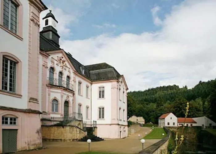 Dom wakacyjny Charming 2 Bedroom House With Cozy Attic In Scenic Perfect For Families! *