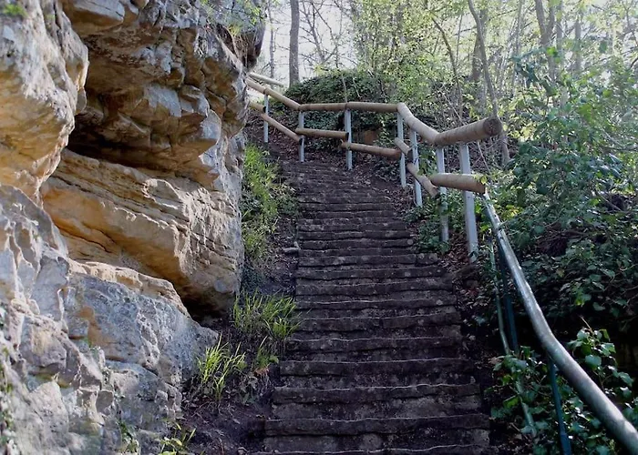 Charming 2 Bedroom House With Cozy Attic In Scenic Perfect For Families! בית נופש Ferschweiler