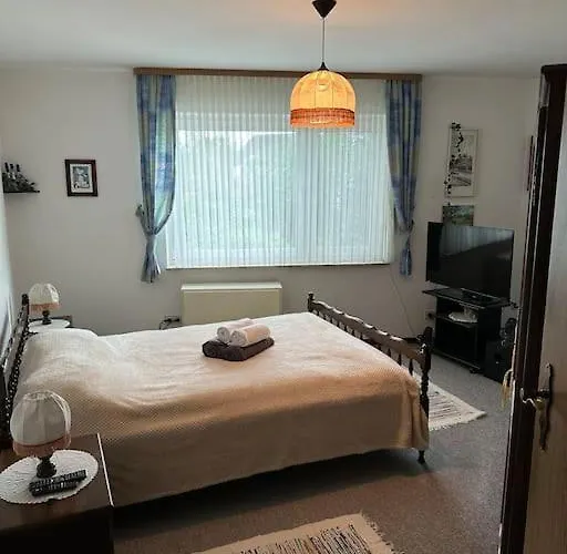 Charming 2 Bedroom House With Cozy Attic In Scenic Perfect For Families! Dom wakacyjny Ferschweiler