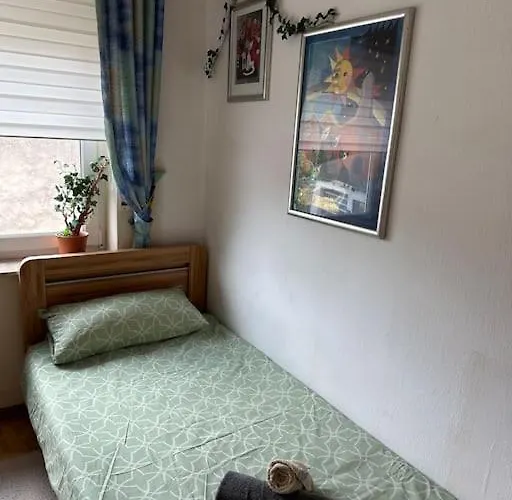 Dom wakacyjny Charming 2 Bedroom House With Cozy Attic In Scenic Perfect For Families! *