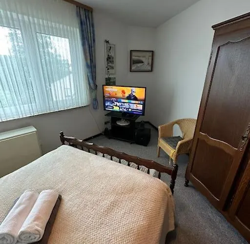 Charming 2 Bedroom House With Cozy Attic In Scenic Perfect For Families! Dom wakacyjny