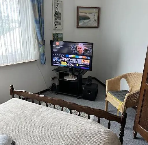 Charming 2 Bedroom House With Cozy Attic In Scenic Perfect For Families! Ferschweiler