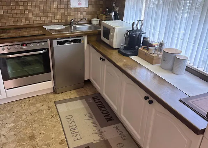 Charming 2 Bedroom House With Cozy Attic In Scenic Perfect For Families!